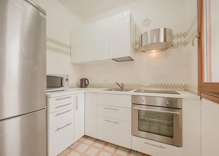 Viky Flat - 15 Min From Venice & Free Parking
